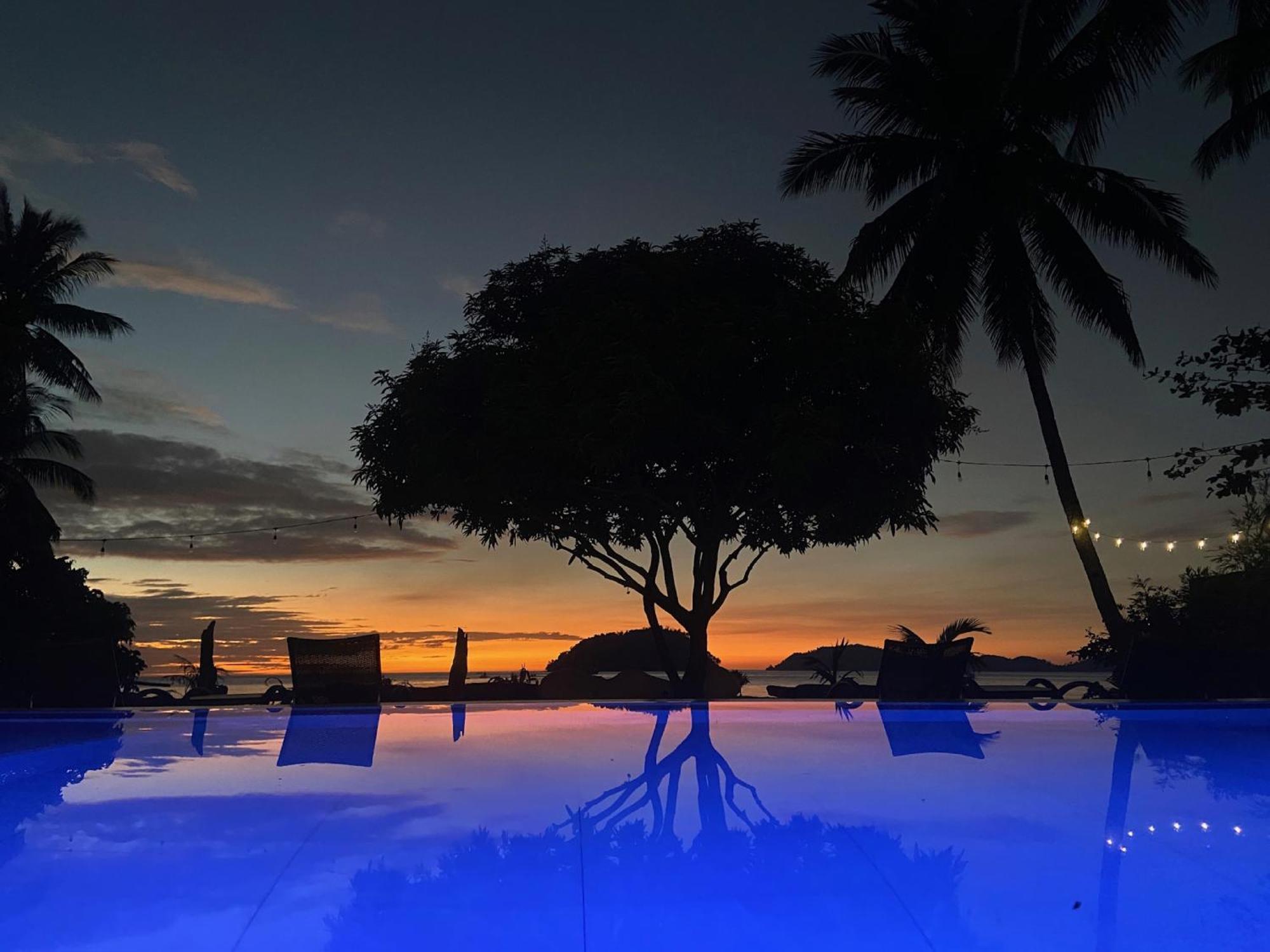 Amila Dive Beach Resort Sipalay Exterior foto